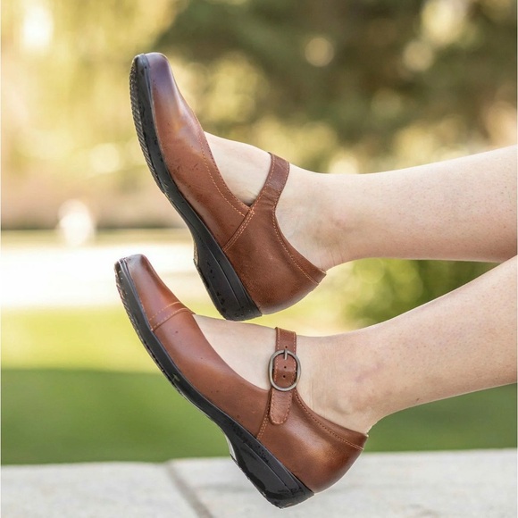 Dansko Fawna Women's Mary Jane’s - Picture 1 of 5
